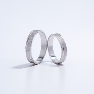 Peskirne burme sa sjajnim linijama