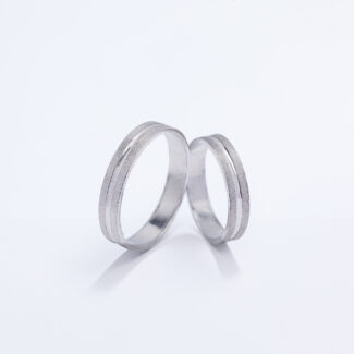 Burme od belog zlata sa peskiranom površinom i duplom sjajnom linijom